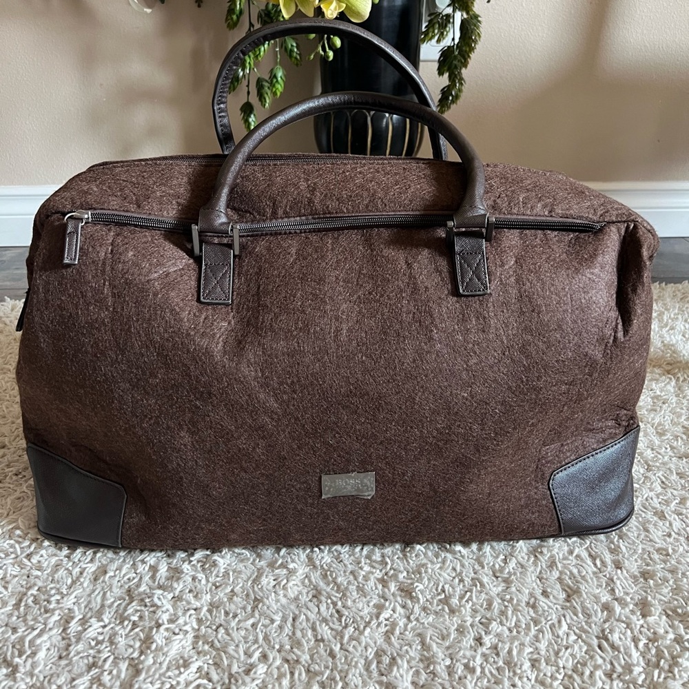 Hugo Boss Parfums duffle bag for men’s